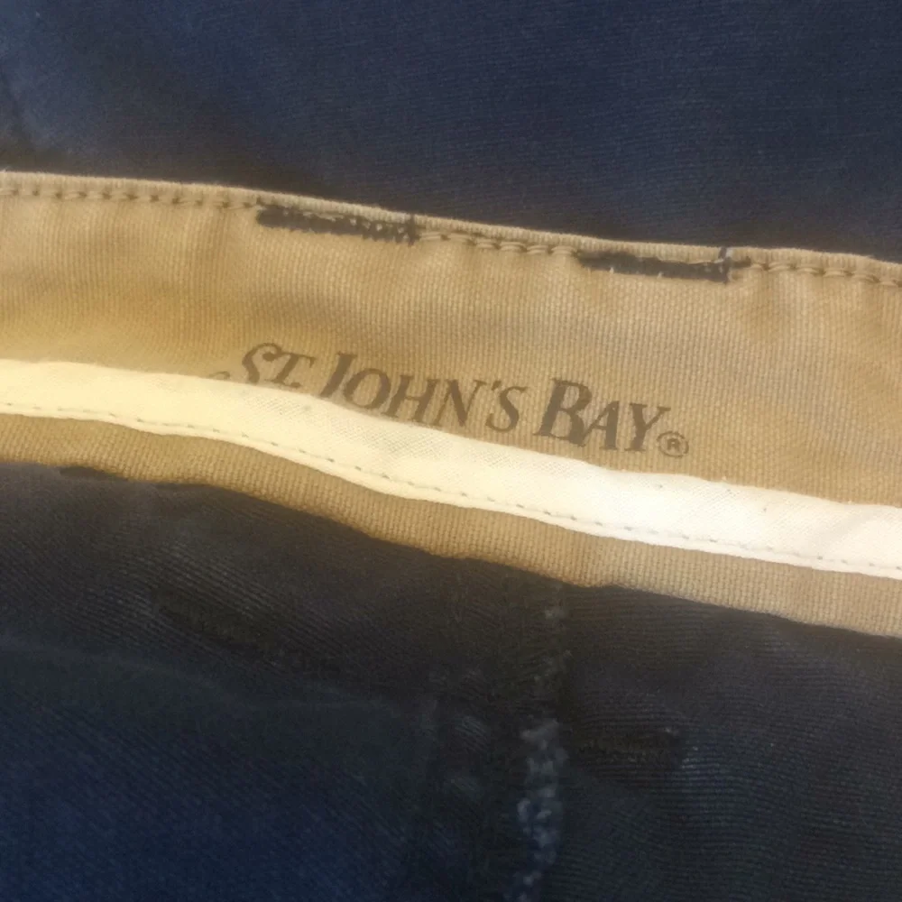 FINAL MARKDOWN Men’s St. John’s Bay Shorts 42